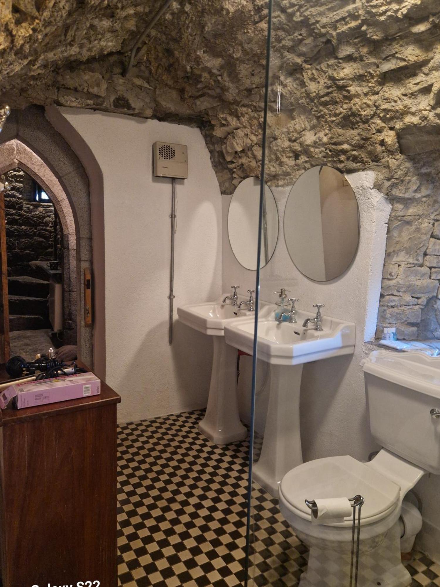 Ballindooley Castle Galway Buitenkant foto
